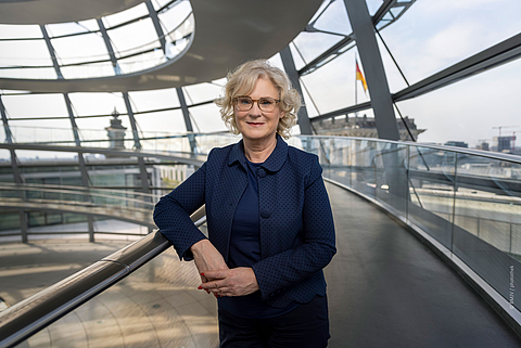 Christine Lambrecht, Bundesministerin für Justiz, und seit Sommer 2021 auch Chefin des Bundesfamilienministeriums (Foto: Thomas Köhler / photothek)