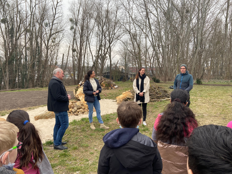 Fertig machen zum Spatenstich