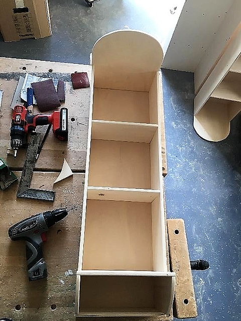 DIY Müllwagen für die Mülltrennung im Kindergarten: Der fertige Wagen, noch ohne Abfallbehälter