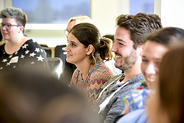 Menschen bei einem Workshop - Erasmus+ Programme für mehr Austausch zwischen FRÖBEL und Europa