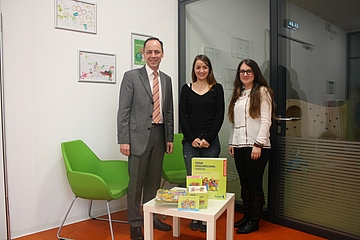 Herr Dr. Seybold (Stellv. Leiter des ärztlichen Direktorats), Maike Erben (Koordinatorin für Netzwerkarbeit), Frau Kartal (Mitarbeiterin des ärztl. Direktorats)