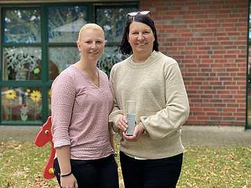 © Stiftung Lesen / Christian Hill-Erzählfabrik Personen v.l.n.r.: Nicole Hinck, Nina Horstkemper (Kita-Leitung)