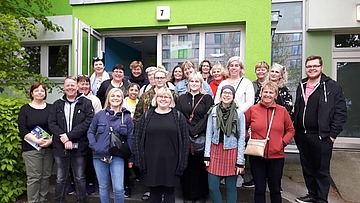 Isländische Gäste vor dem FRÖBEL-Kindergarten Schatzinsel