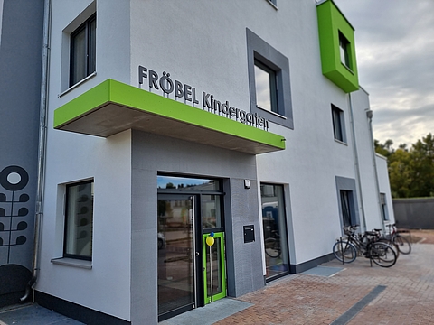 FRÖBEL-Kindergarten Seewinkel Eingang