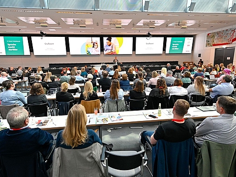 15. Plenum Frühpädagogik "Sprache macht startklar" im SPD Fraktionssaal des Deutschen Bundestages. Das Bild zeigt das Publikum der Veranstaltung im Veranstaltungsraum.